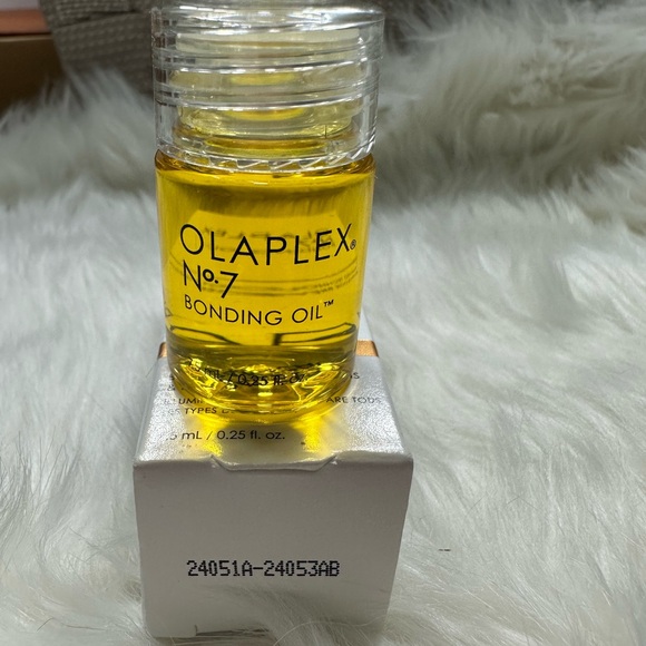 OLAPLEX No.7 Bonding Oil - 7.5 mL - Picture 4 of 8